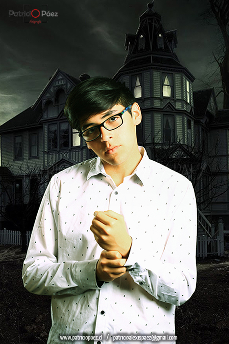 retrato-joven-atractivo-bonito-lindo-atractivo-hermoso-guapo-modelo-adolescente-halloween-mirada-chileno-illapelino-chile-book-studio-estudio