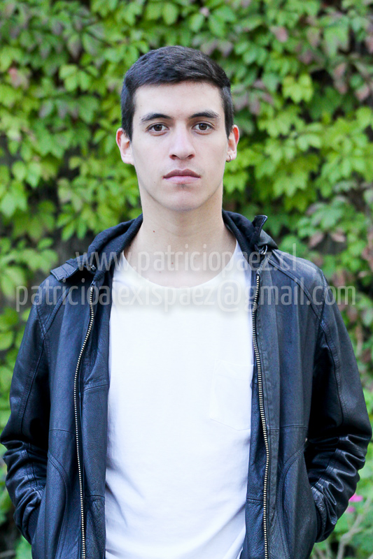 retrato joven teen modelo atractivo bonito lindo hojas naturaleza