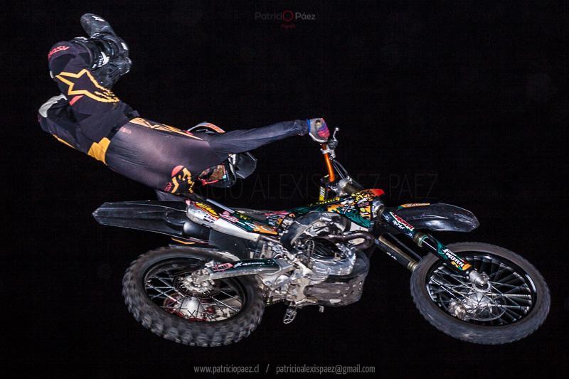 maravilla-aravena-motocross-moto-pirueta-motoquero