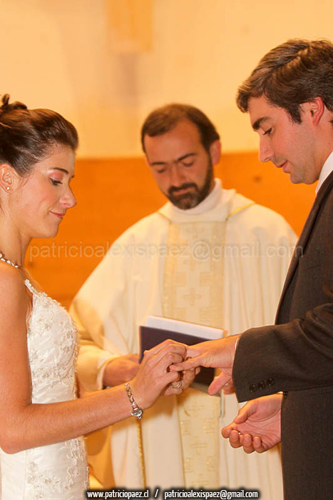 matrimonio-boda-novia-novios-postura-de-anillos-chile