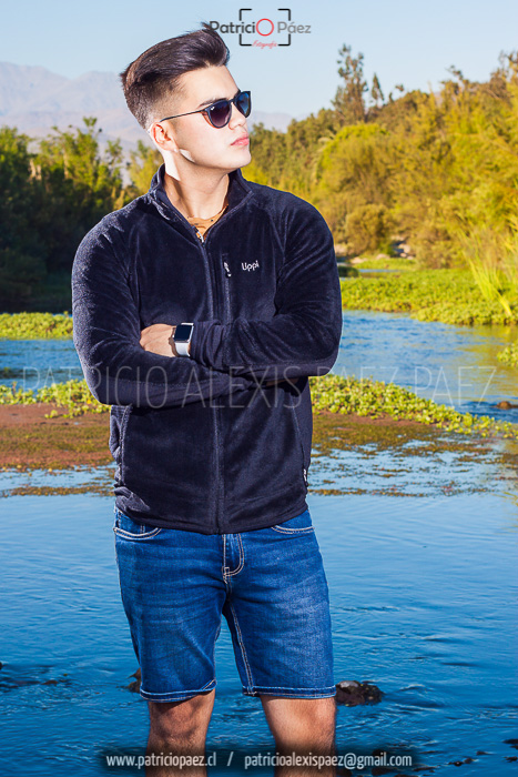 retrato-joven-atractivo-bonito-lindo-atractivo-hermoso-guapo-modelo-adolescente-con-lentes-mirada-chileno-illapelino-chile-book-studio-estudio