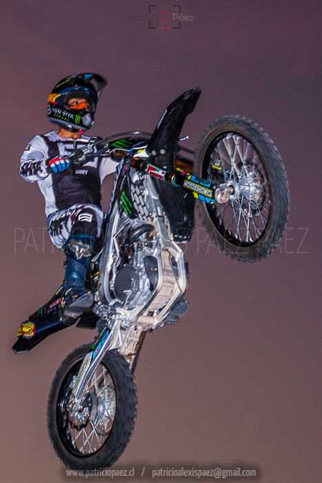 chino-gonzalez-motocross-moto-pirueta-motoquero-chile