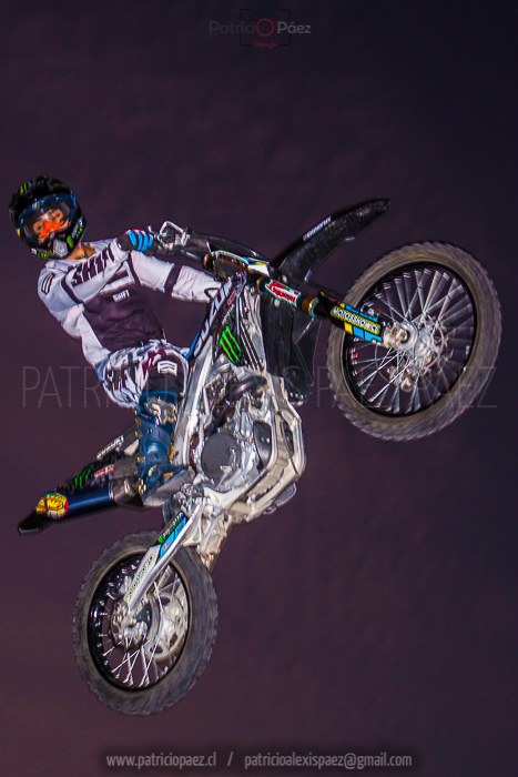 chino-gonzalez-motocross-moto-pirueta-motoquero-chile